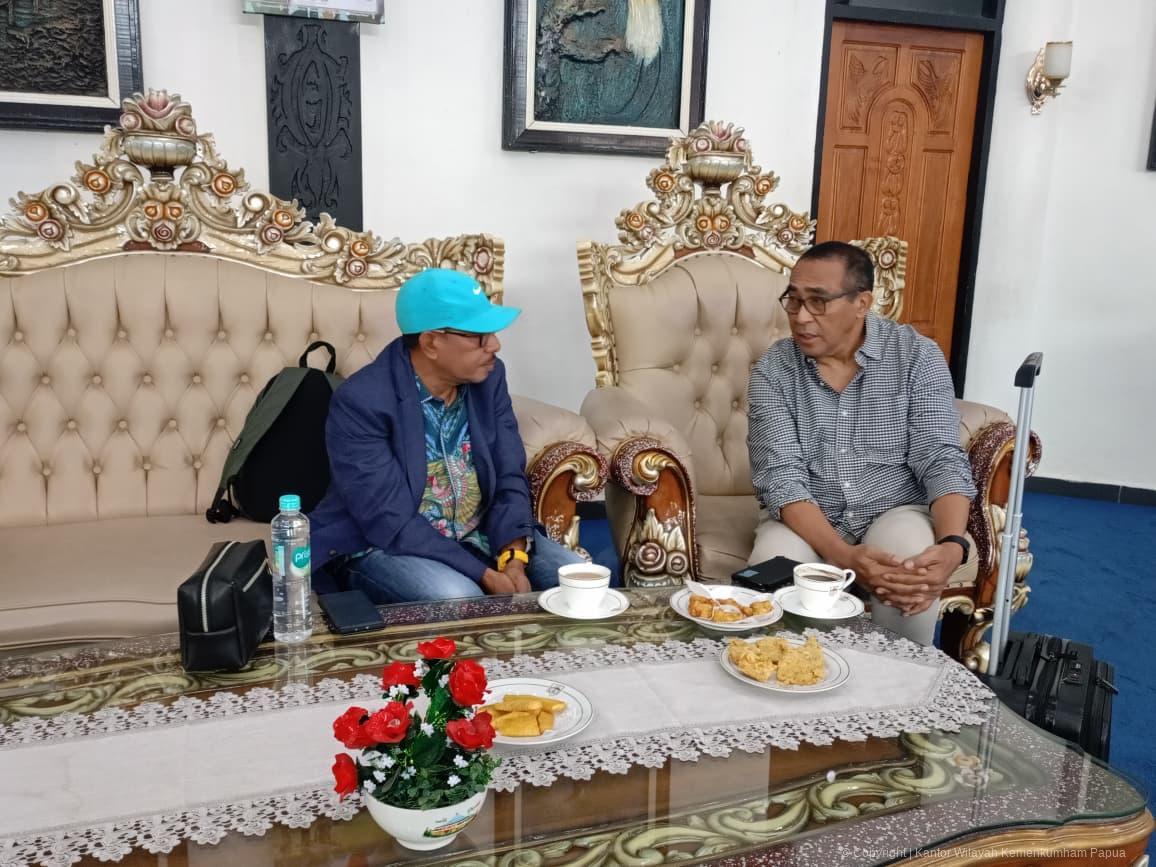 Audiensi Singkat Penuh Makna Kakanwil Bertemu Wakil Gubernur Papua Bahas Sejumlah Kerja Sama Pelayanan Hukum Di Papua