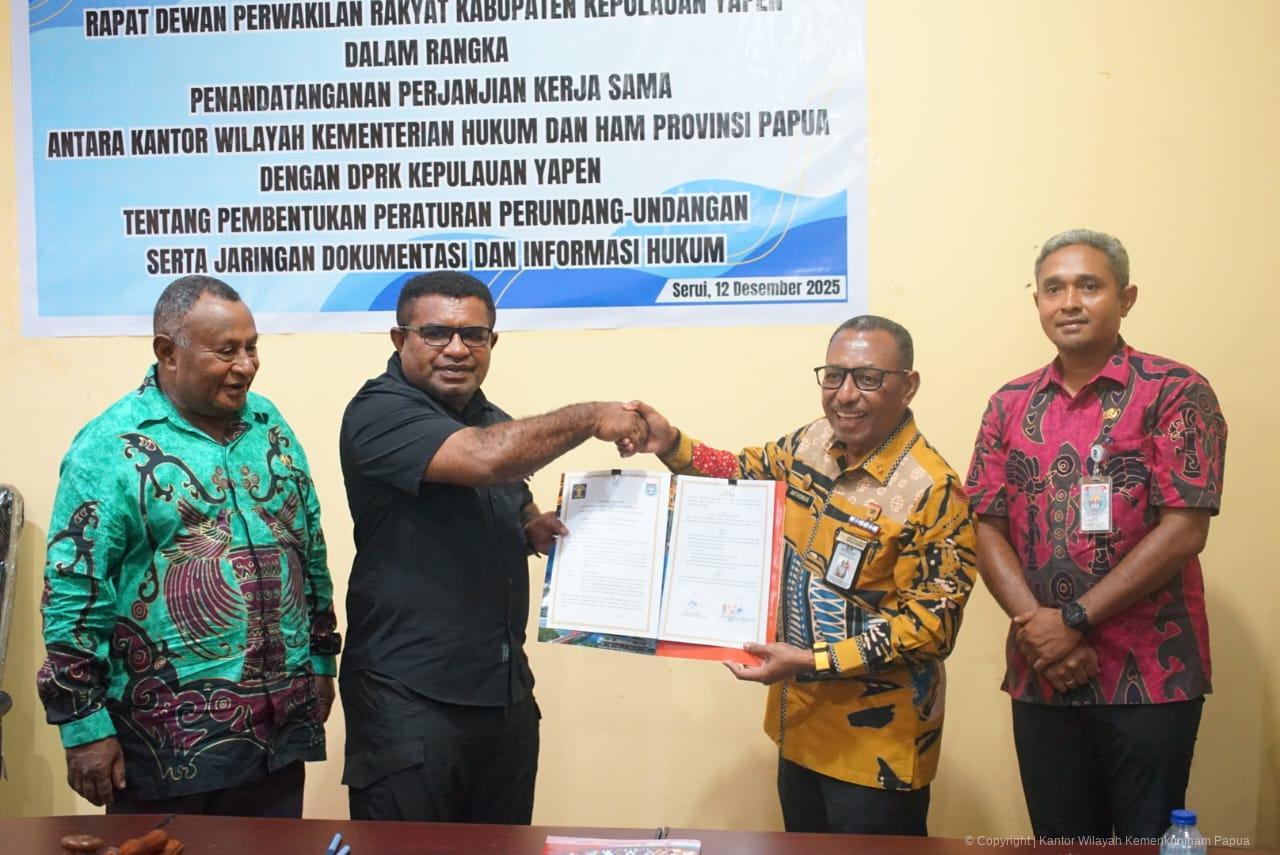 Kakanwil Kemenkum Papua Anthonius Mathius Ayorbaba Laksanakan Penandatanganan PKS Bersama DPRK dan Pemda Kepulauan Yapen