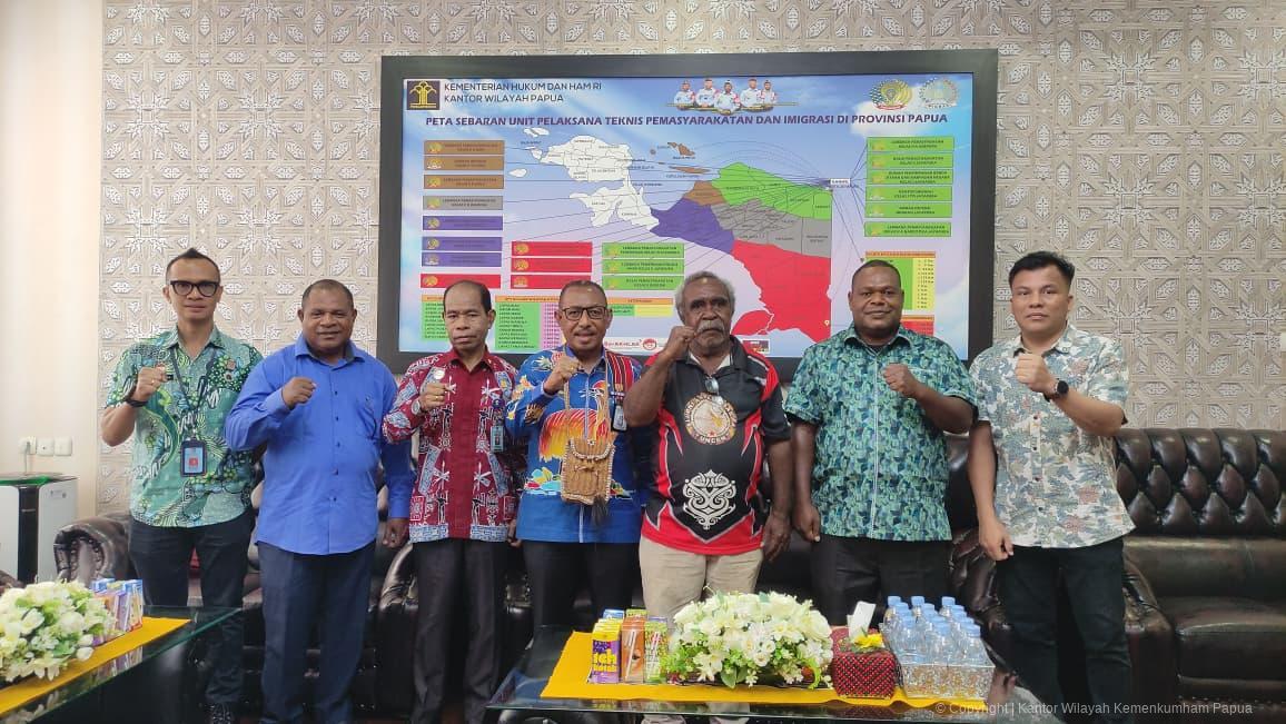 Sinergi DPRK Mamberamo Tengah, Fakultas Hukum UNCEN, dan Kemenkum Papua dalam Harmonisasi Ranperda