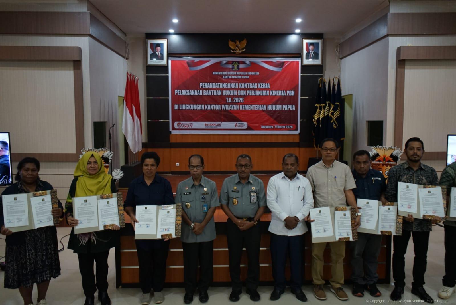 Kemenkum Papua Tandatangani Kontrak Bantuan Hukum TA 2026 Bersama 9 OBH, Perkuat Akses Keadilan Bagi Masyarakat Papua