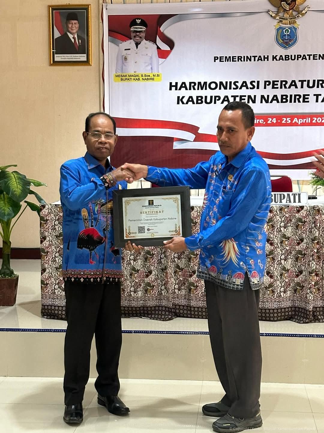 kanwil_kemenkum_ppua_hadiri_hamonisasi_raperda_nabire.jpeg