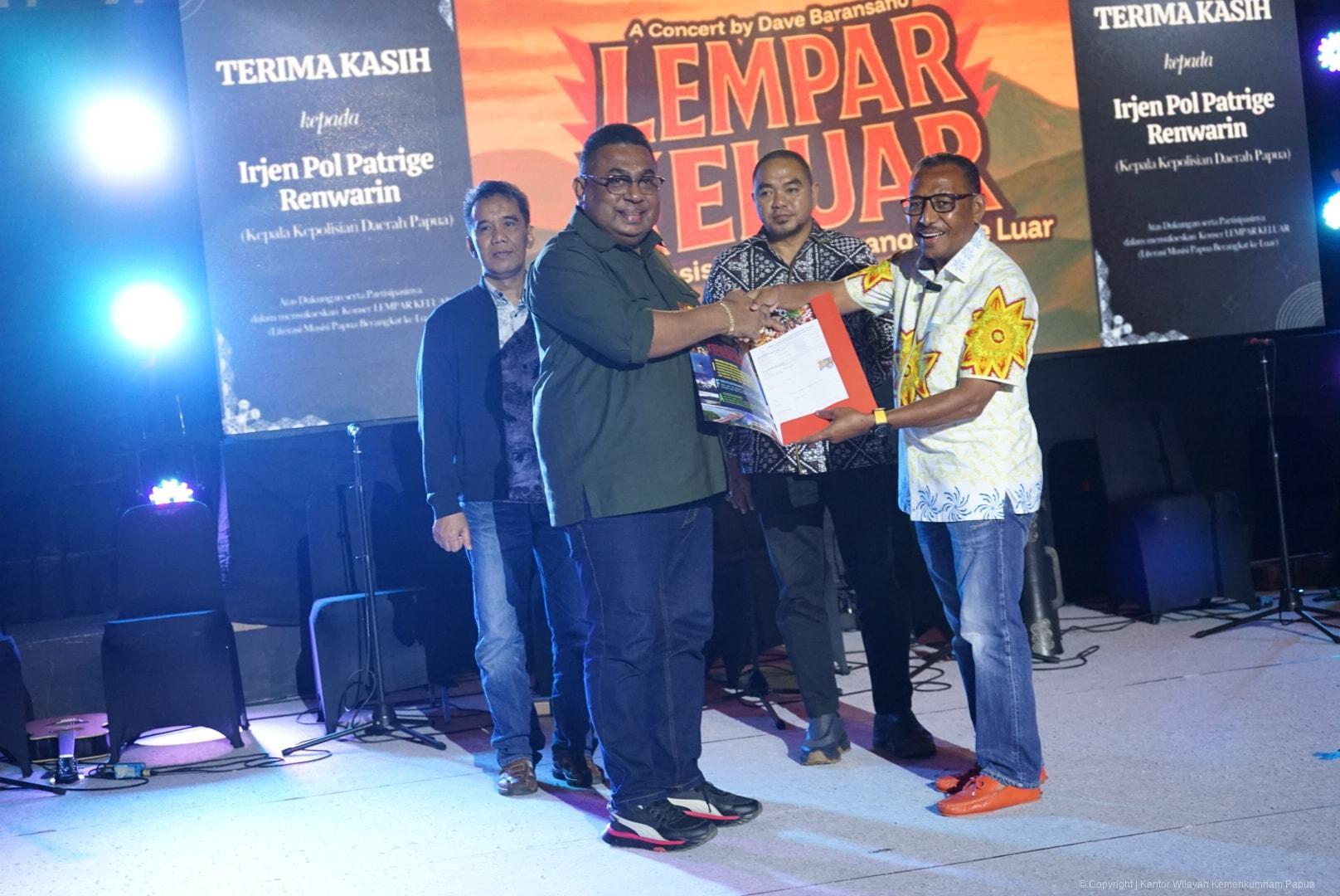 lempar_keluar_2.jpg